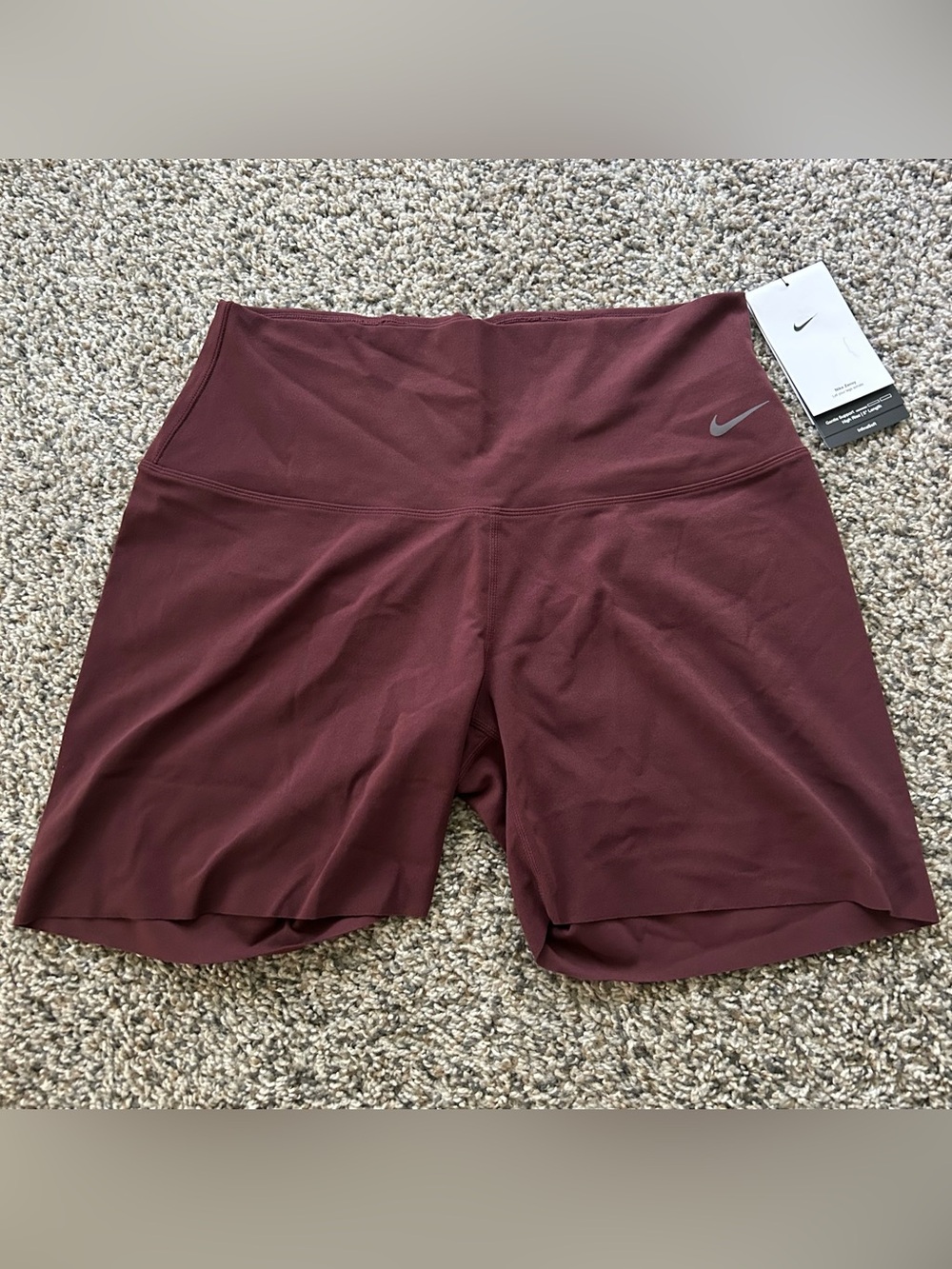 Nike Zenvy 5” Bike Shorts Gentle Support Women's Size Large Red FN3156-652